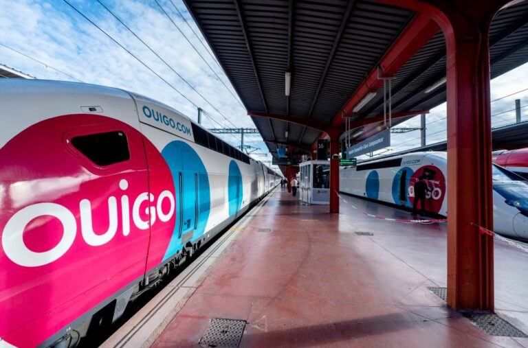 Ouigo podrá a la venta este jueves billetes para viajar hasta agosto desde los 9 euros