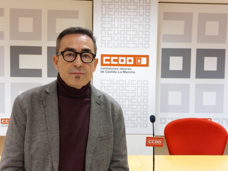 Una trabajadora de CCOO C-LM denuncia por acoso sexual al secretario general, Paco de la Rosa