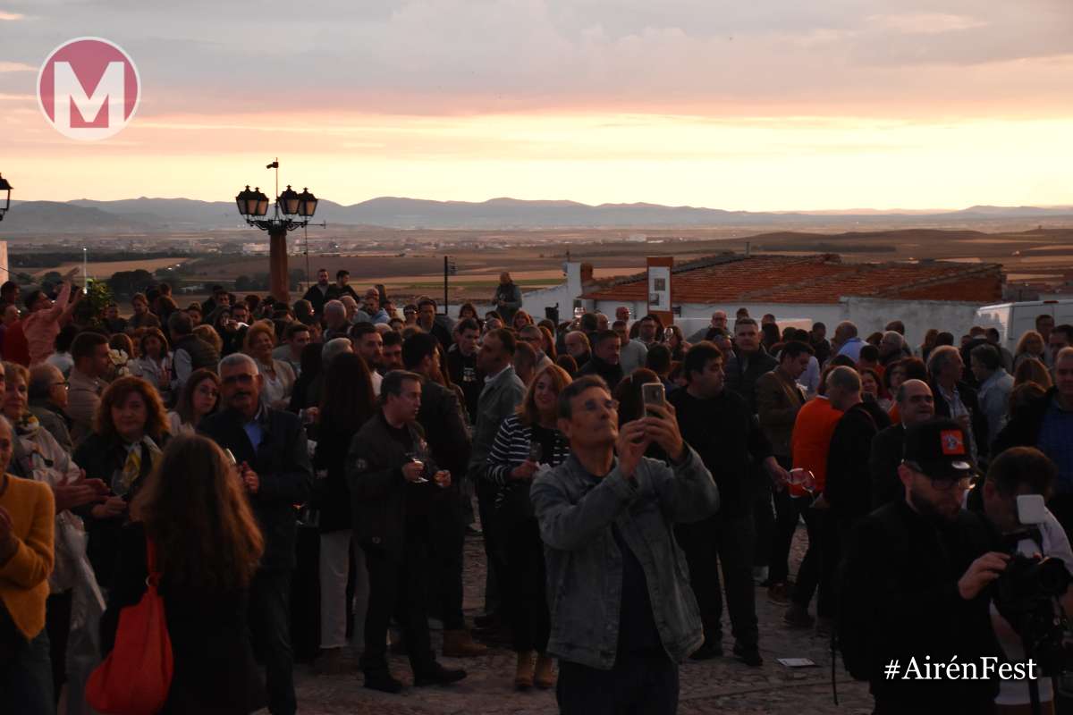 Un concierto en el Cerro de la Paz con vino, pistoletazo de salida del AirénFest en Campo de Criptana