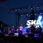 Gran afluencia de público al concierto de Funambulista y Deskaraos en el castillo de Peñarroya