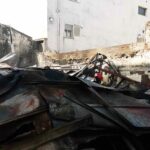 Controlan un incendio en un almacén de productos de limpieza en Almadén que provoca el desalojo de 15 personas