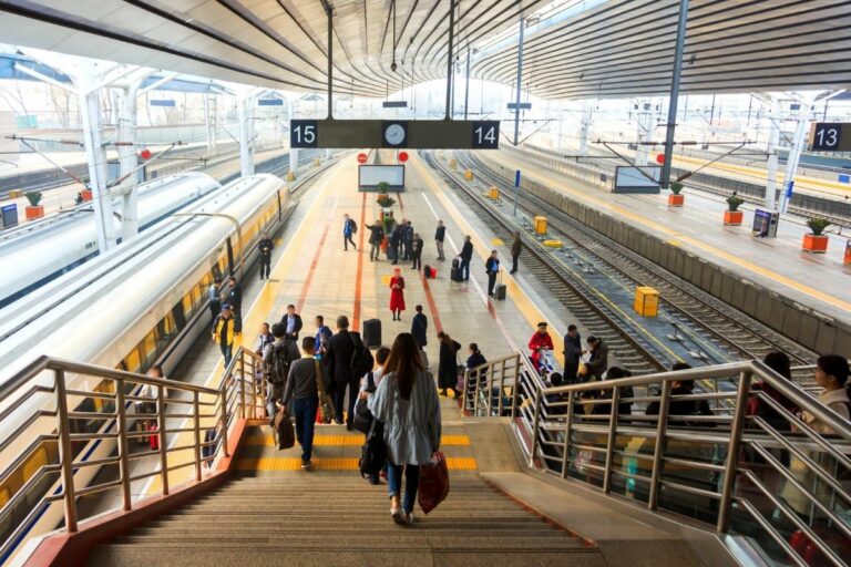 Los afectados por la avería en los trenes Madrid-Valencia pueden reclamar comida y noches de hotel