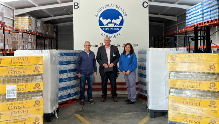 Mercadona dona más de 400 toneladas de productos a Castilla-La Mancha en colaboración con 34 entidades Mercadona dona más de 400 toneladas de productos a Castilla-La Mancha en colaboración con 34 entidades