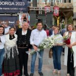 Miguel Ángel Valverde participa en la ofrenda floral a la Virgen del Prado tras la proclamación del Pandorgo y la Dulcinea 2023