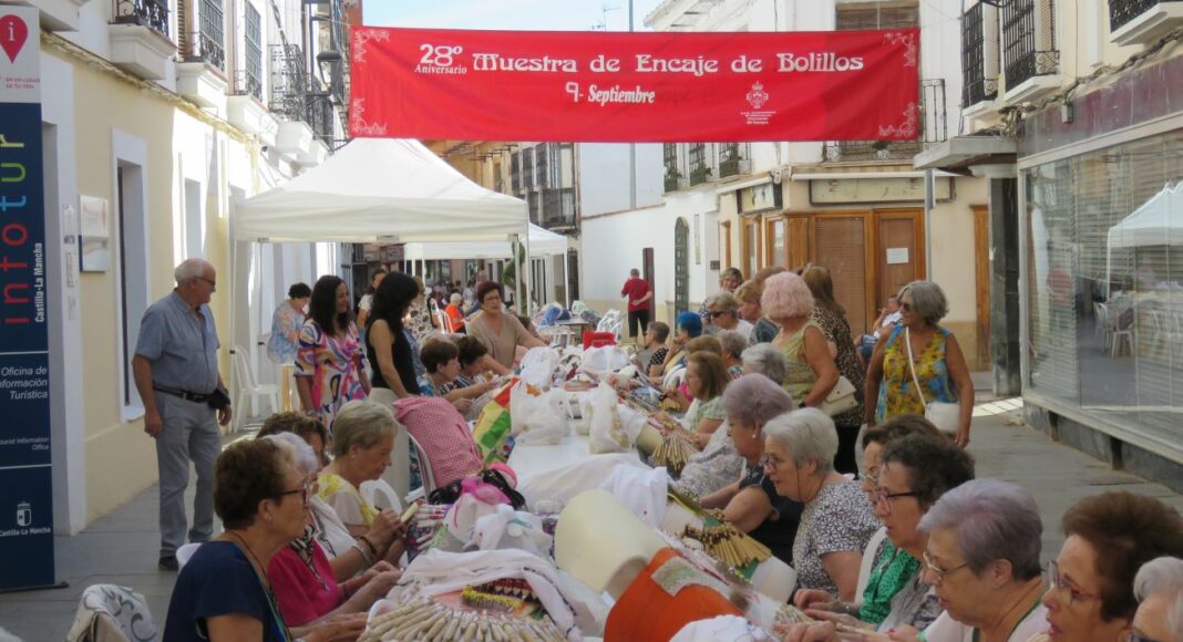 Encuentro encaje de bolillos en Manzanares
