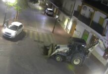 Detenidos tras reventar con una excavadora dos cajeros automáticos en un pueblo de Toledo