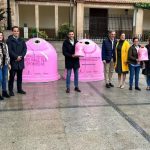 Dos contenedores rosas en Campo de Criptana para reciclar e investigar contra el cáncer de mama