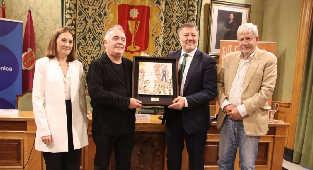 Ferran Adrià recibe un galardón en Cuenca