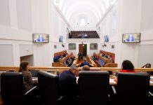 El nuevo estatuto fija en 59 el número máximo de diputados y elimina aforamientos