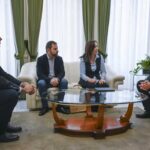 El presidente de la Diputación recibe en el Palacio Provincial a la alcaldesa de Alcázar de San Juan