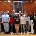 Julián Nieva recibe en el salón de plenos a alumnado europeo del programa Erasmus+