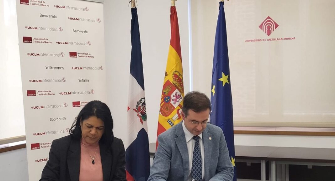Convenio Repúblicana Dominicana y UCLM
