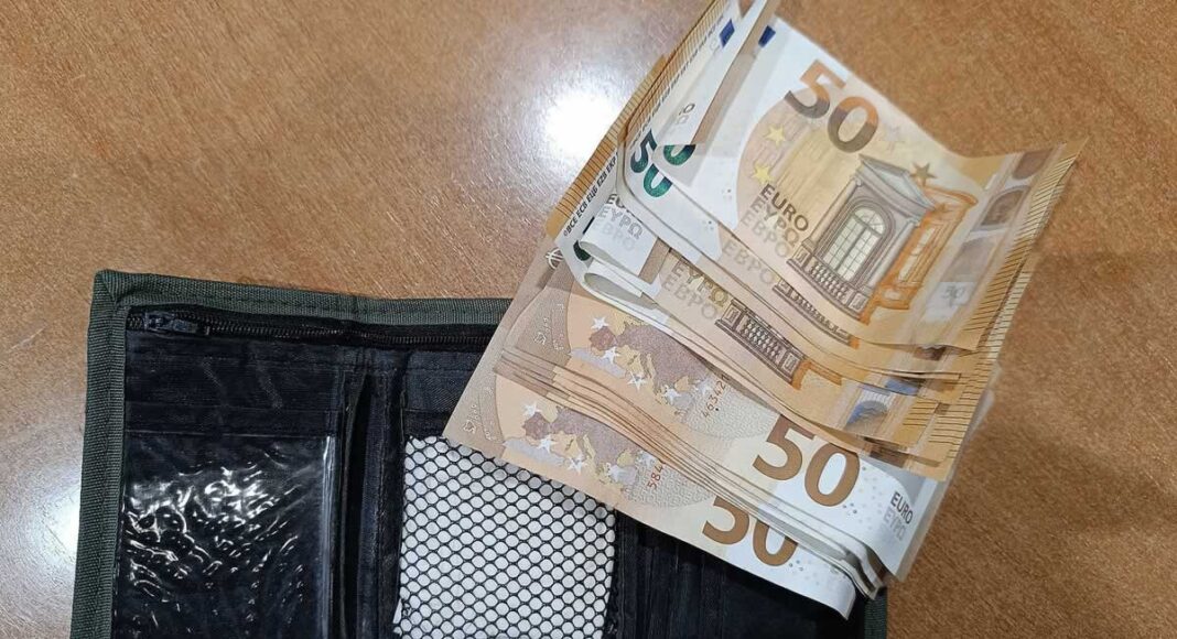 devuelve una cartera en Argamasilla de Alba con 860 euros