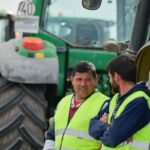 Los agricultores mantienen sus protestas este lunes y cortan tres autovías en Castilla-La Mancha