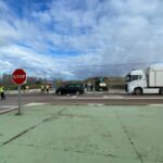 Las protestas de los agricultores cortan la A-3 en Tarancón y condicionan el tráfico en otros puntos de Cuenca