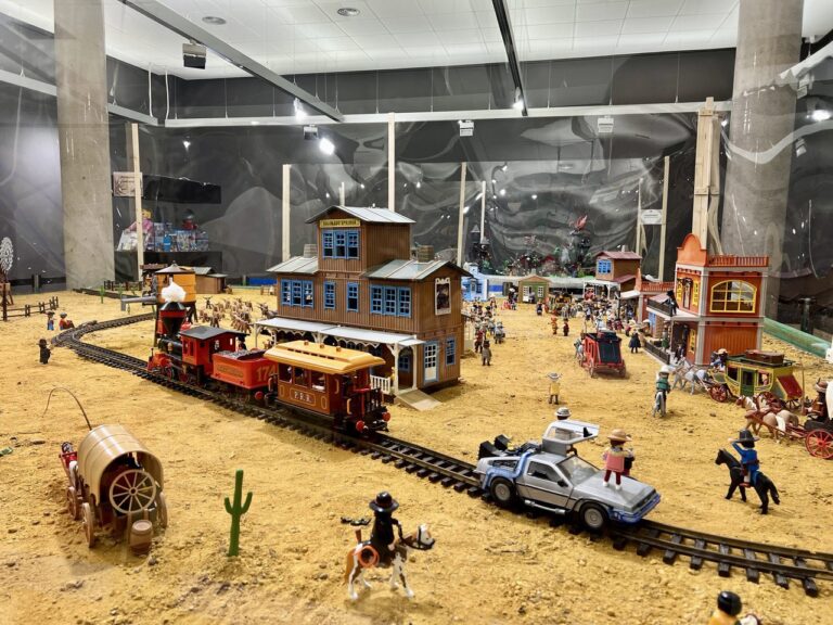 Una exposición con 5.000 piezas de Playmobil y espectaculares ambientaciones en Puertollano