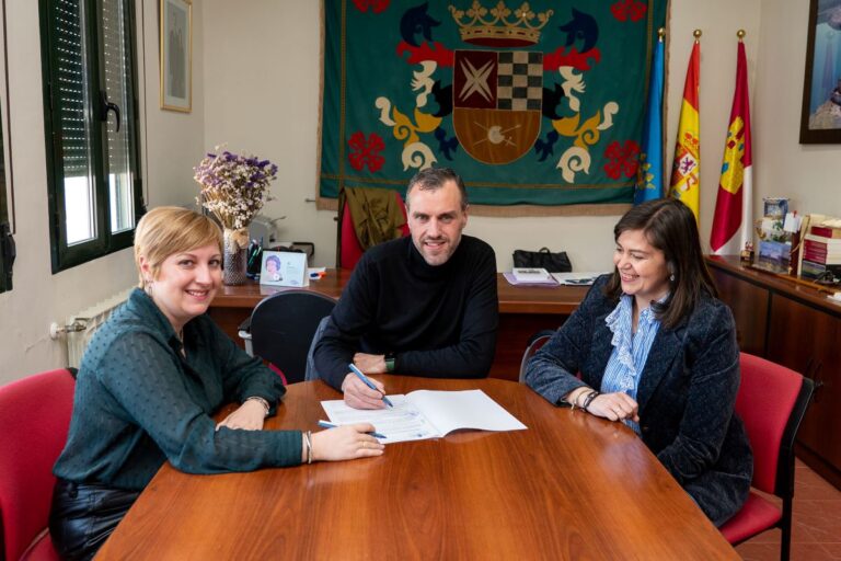 El Ayuntamiento de Argamasilla de Alba y la Agrupación Musical ‘Maestro Martín Díaz’ prorrogan el convenio de colaboración