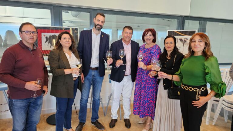 Polo Sánchez presenta en Manzanares la novela ‘Esencias encontradas’, una oda a su tierra