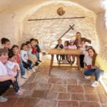 La Escuela Infantil Municipal “Alba” y familiares recrean El Quijote en la Casa de Medrano