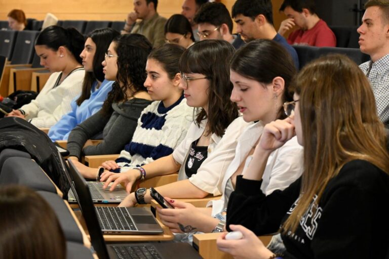 Uno de cada cuatro estudiantes universitarios abandona la carrera en su primer año