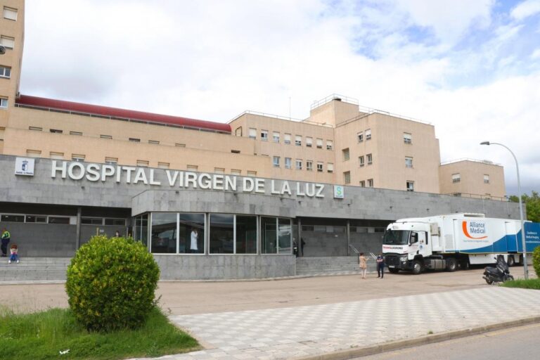 Herido un hombre de 37 años tras inhalar humo de un incendio de baterías de litio en Tarancón