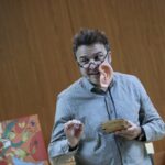 Los ‘artilogios’ de Oswaldo Pai sorprenden en la biblioteca de Manzanares