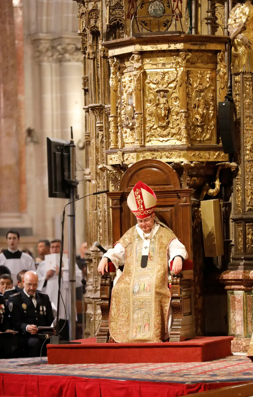 Miles de personas abarrotan Toledo para disfrutar del Corpus