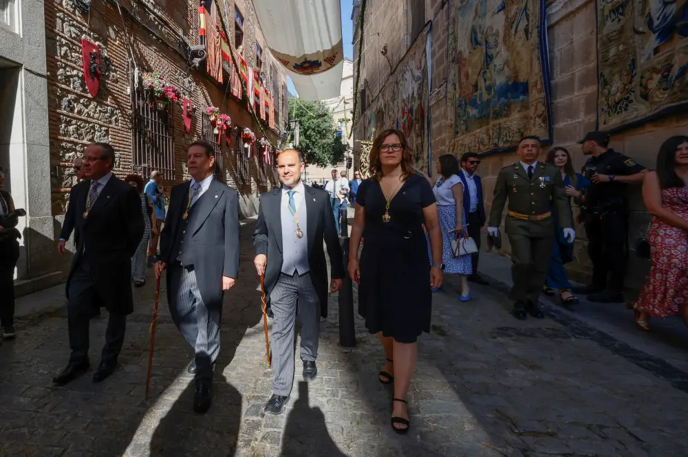 Miles de personas abarrotan Toledo para disfrutar del Corpus