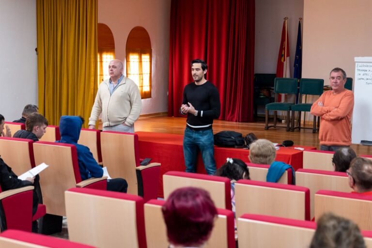 Argamasilla de Alba organiza un curso de manipulación de alimentos para favorecer la inserción laboral