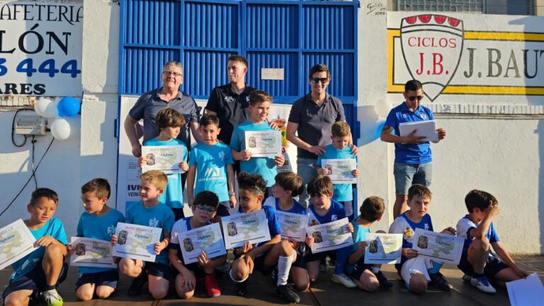 Una gran fiesta para clausurar las escuelas municipales de fútbol de Manzanares