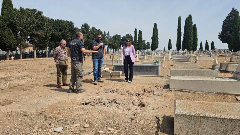 Comienzan las exhumaciones de cinco nuevas fosas comunes en el cementerio de Manzanares