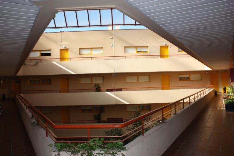 Atendidos 22 jóvenes tras una intoxicación alimentaria en un comedor universitario de Cuenca