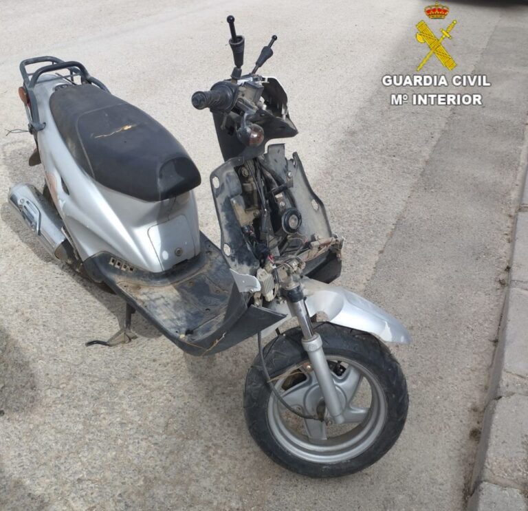 Detenidos tres jóvenes por robar un ciclomotor en Tarancón
