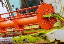 Herido un varón tras engancharse un brazo con la rueda de una cosechadora en Daimiel