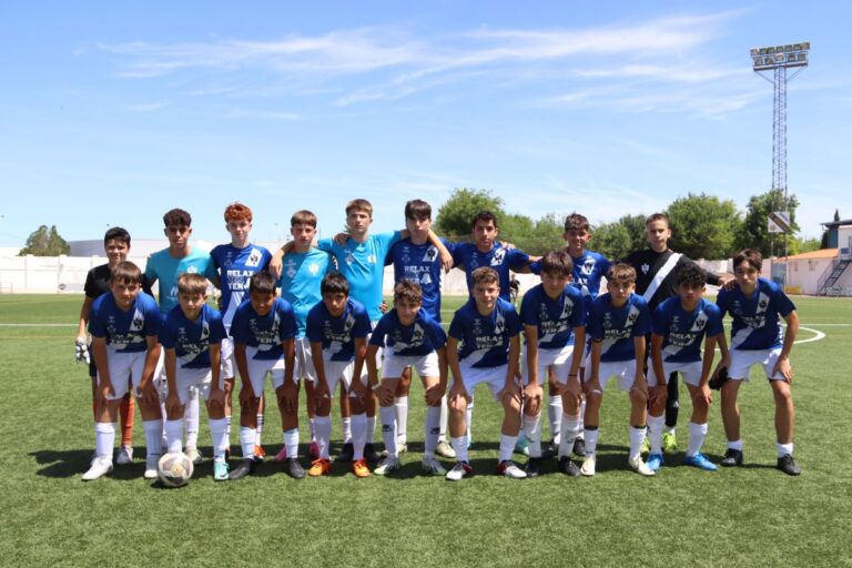 El equipo infantil del Manzanares CF, en tercera posición en el I Torneo de fútbol ‘La Mancha Azul’