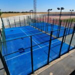 Renovado el césped de las pistas municipales de pádel de Manzanares