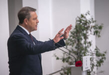 Page avisa a independentistas que cuando se retuerce el derecho, «se pasa de rosca» y no sirve a quien lo ha retorcido