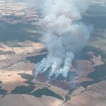 Más de 220 personas trabajan contra el incendio en Valverdejo