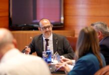 Bellido dice que la propuesta de PSOE sobre ayudas a partidos dará a Vox un marco para llevar sus palabras a los hechos