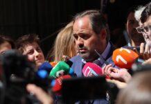 Núñez pide explicaciones «contundentes» ante los «casos de corrupción» que llevarán a Sánchez a declarar como testigo