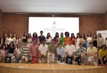 La UCLM reconoce a sus estudiantes mentores y premia a una alumna por su trayectoria académica