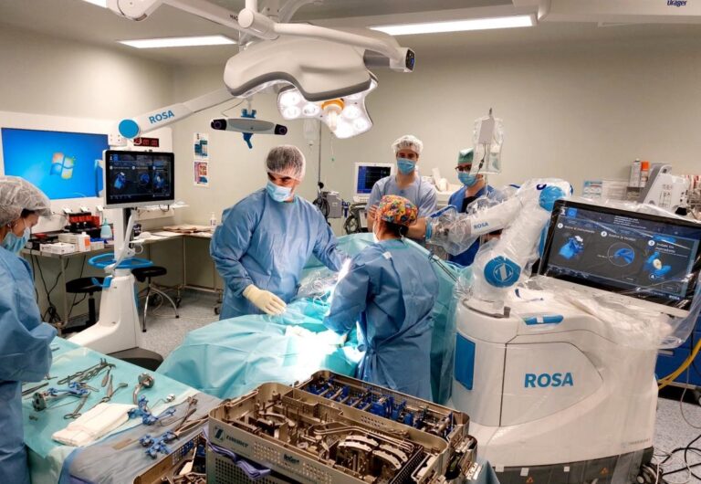 El ‘Mancha Centro’, pionero en optimizar las cirugías de prótesis de rodilla con tecnología robótica de vanguardia