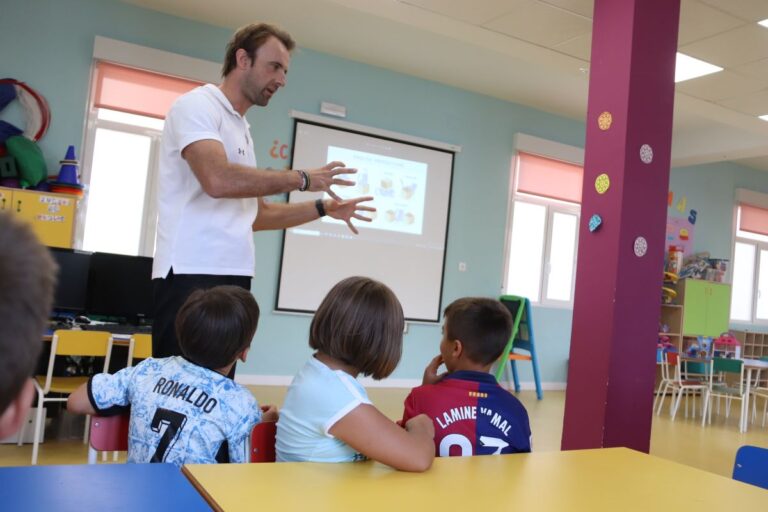 Clases de inglés, novedad de este verano en la ludoteca de Manzanares