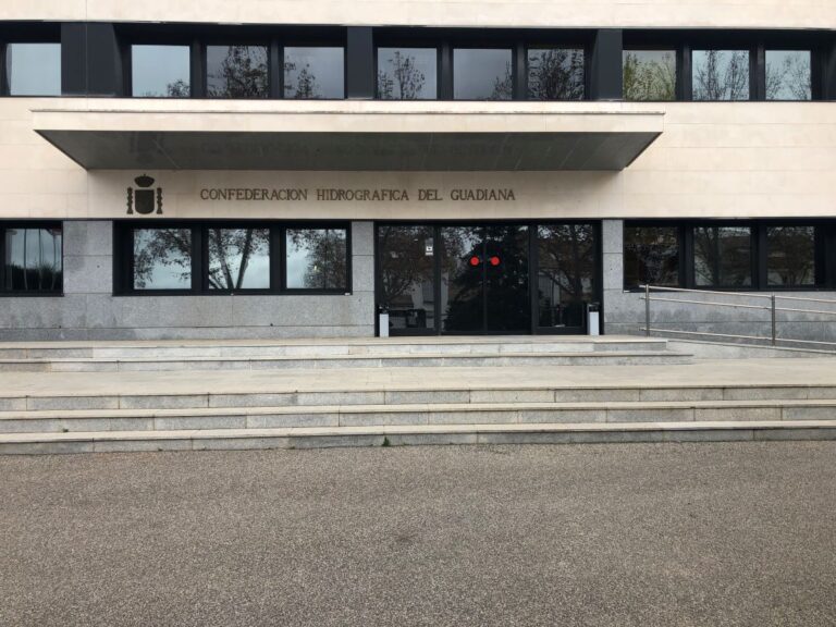 Regantes del Alto Guadiana piden colaboración para acabar con el “colapso administrativo” de la Confederación Hidrográfica