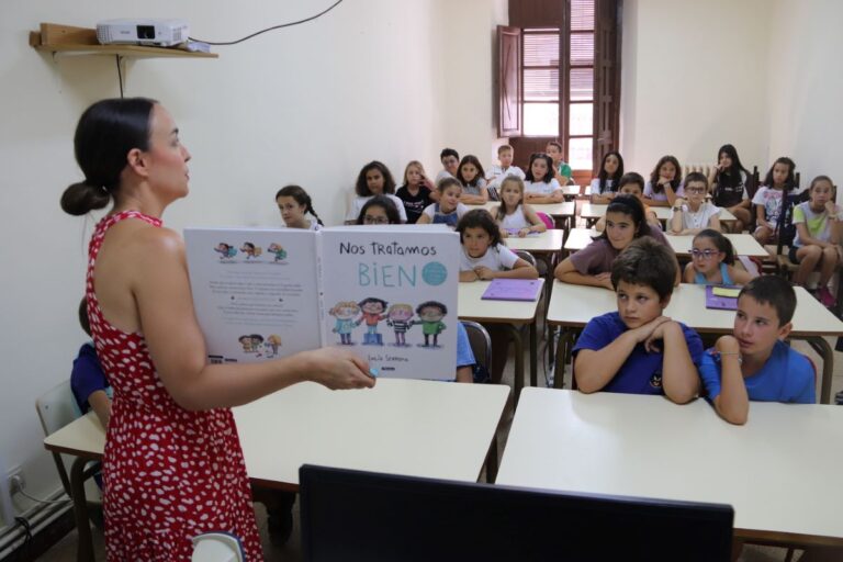 Actividades en la Escuela de Verano de la UP de Manzanares para combatir el ciberacoso y el bullying