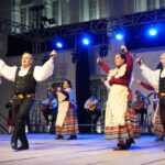 El folklore de Albacete y de Murcia llena este sábado la plaza de España de Tomelloso