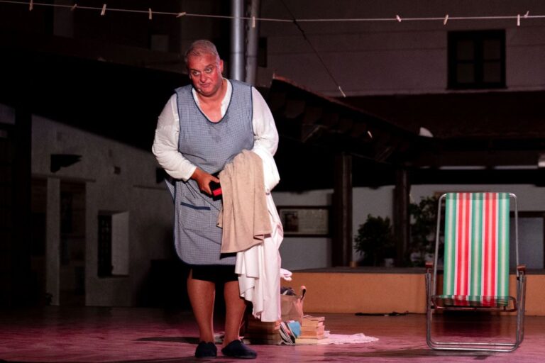 ‘S.L. Sus Labores’ pone en valor el trabajo de las amas de casa en las Jornadas de Teatro ‘Cueva de Cervantes’ en Argamasilla de Alba