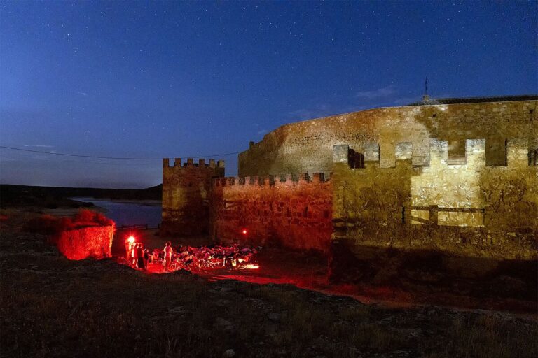 El Castillo de Peñarroya se convierte en observatorio estelar por una noche