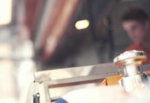 Cinco personas afectadas por una posible intoxicación alimentaria en un puesto ambulante de comida en La Roda