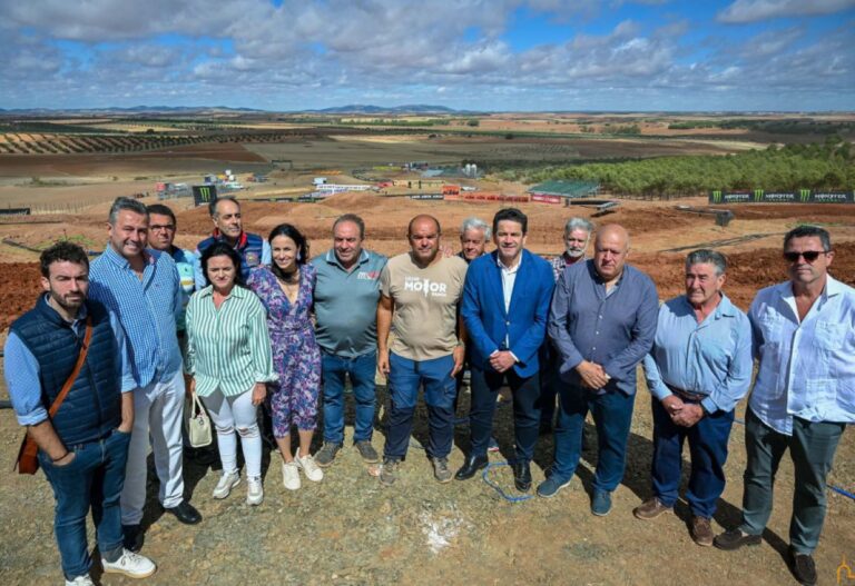 Valverde destaca la inversión de la Diputación para habilitar los accesos al circuito de motocross de Cózar